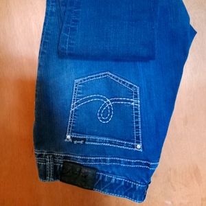 Bootleg jeans